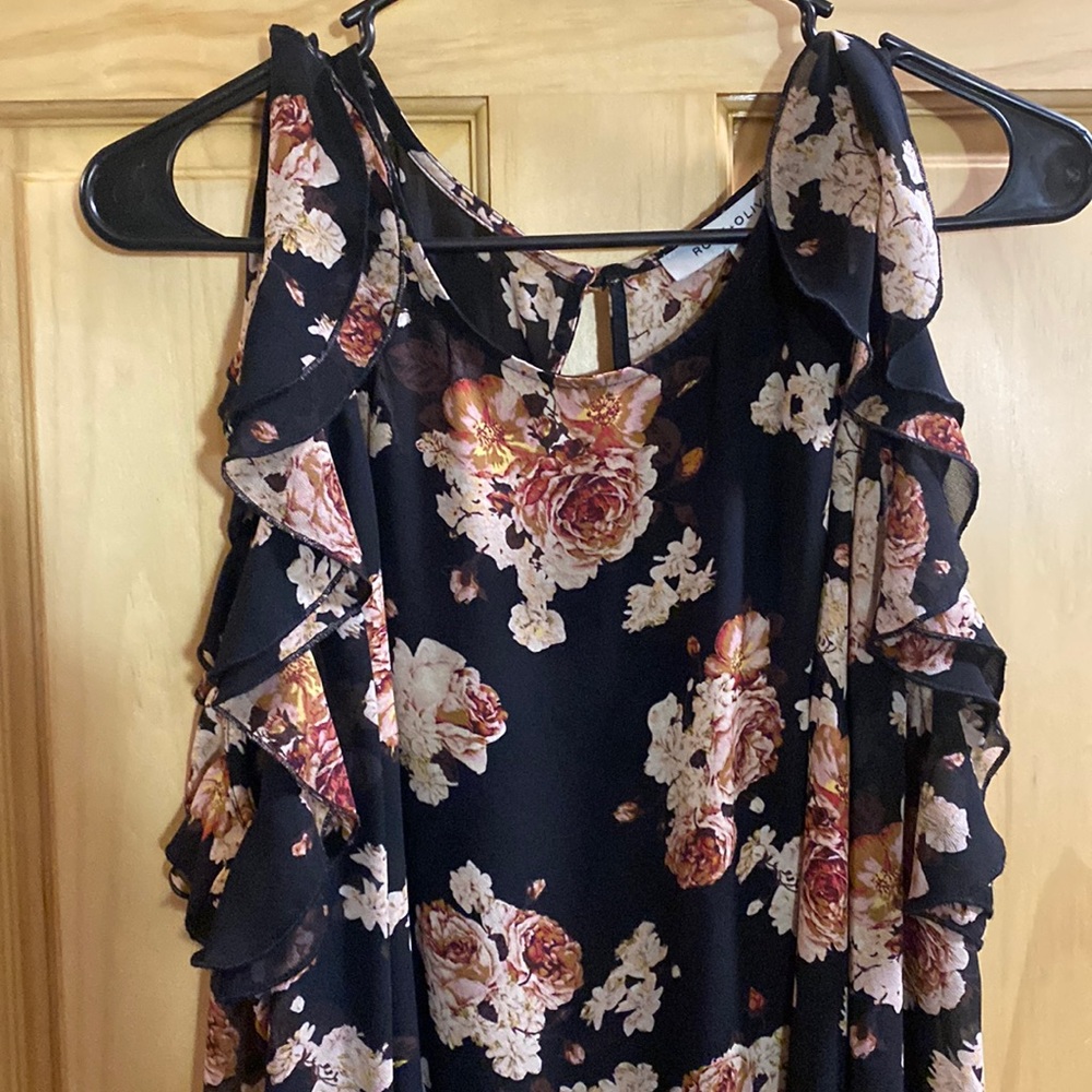 Nice size large off the shoulder floral blouse